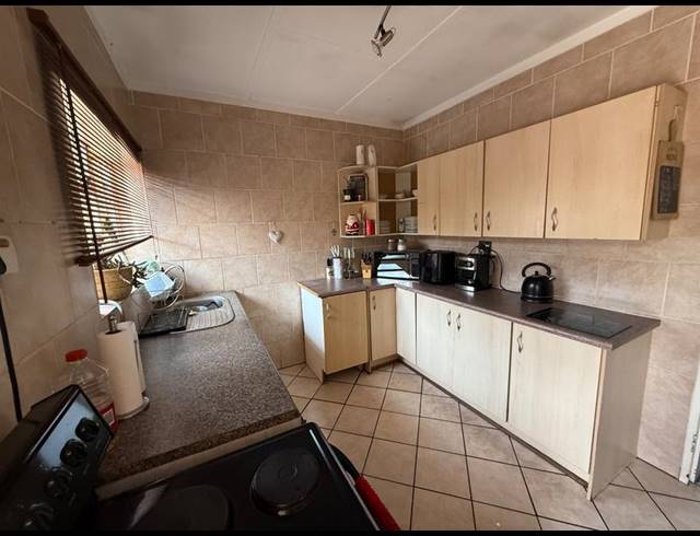 3 BEDROOM PROPERTY TO RENT IN VANDERBIJLPARK SW 5